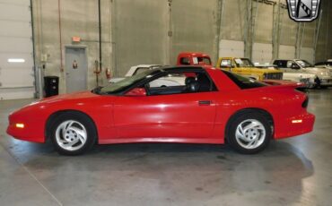 Pontiac-Firebird-Coupe-1993-Red-Gray-39498-2