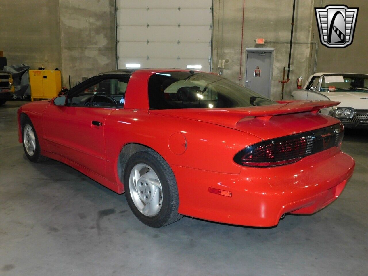 Pontiac-Firebird-Coupe-1993-Red-Gray-39498-3