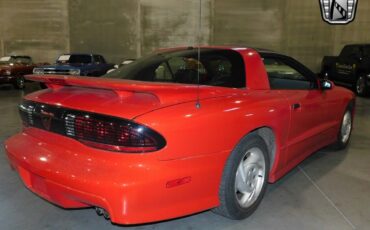 Pontiac-Firebird-Coupe-1993-Red-Gray-39498-5