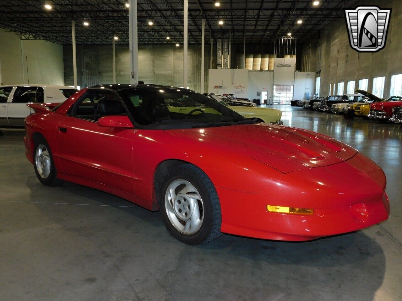 Pontiac-Firebird-Coupe-1993-Red-Gray-39498-7