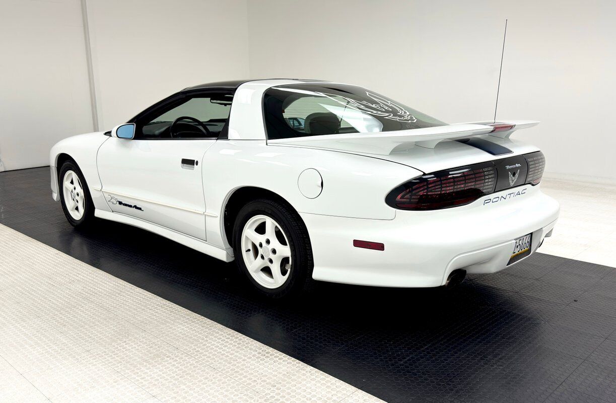 Pontiac-Firebird-Coupe-1994-White-White-105140-3