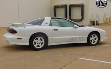 Pontiac-Firebird-Coupe-1994-White-White-75922-8