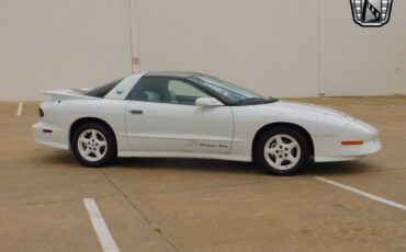 Pontiac-Firebird-Coupe-1994-White-White-75922-9