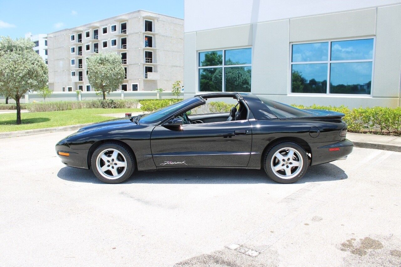 Pontiac-Firebird-Coupe-1995-Black-Black-67274-4