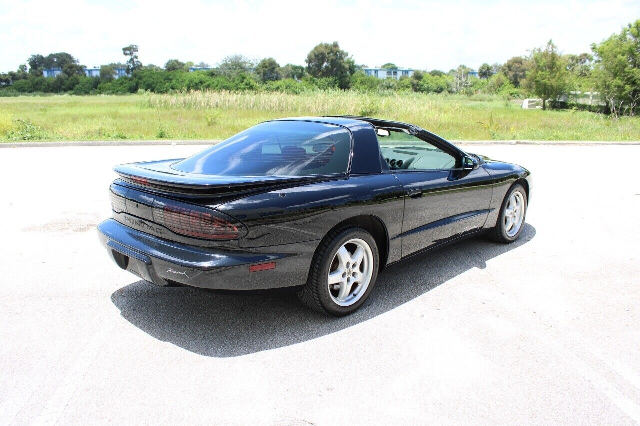 Pontiac-Firebird-Coupe-1995-Black-Black-67274-7