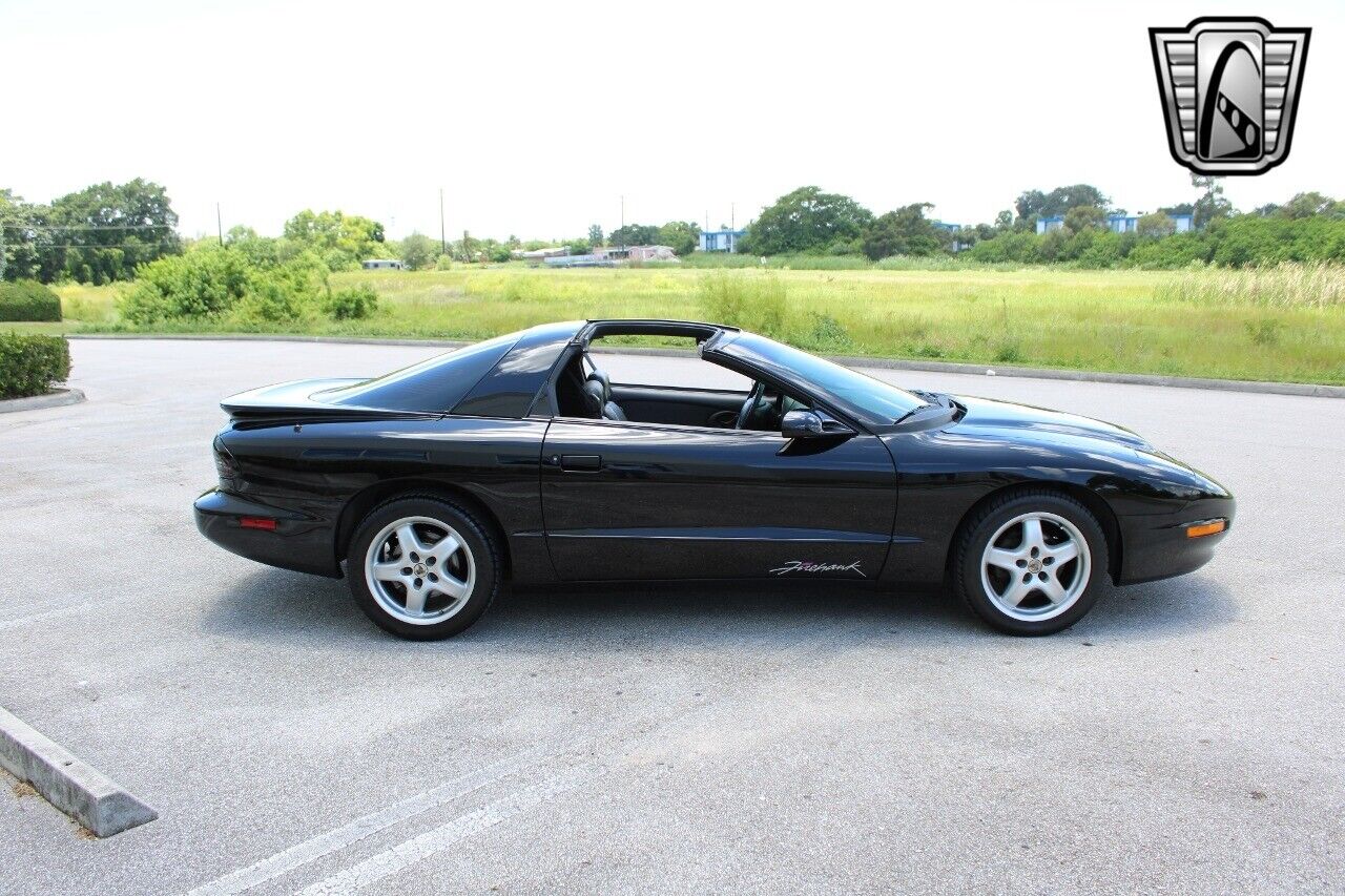 Pontiac-Firebird-Coupe-1995-Black-Black-67274-8