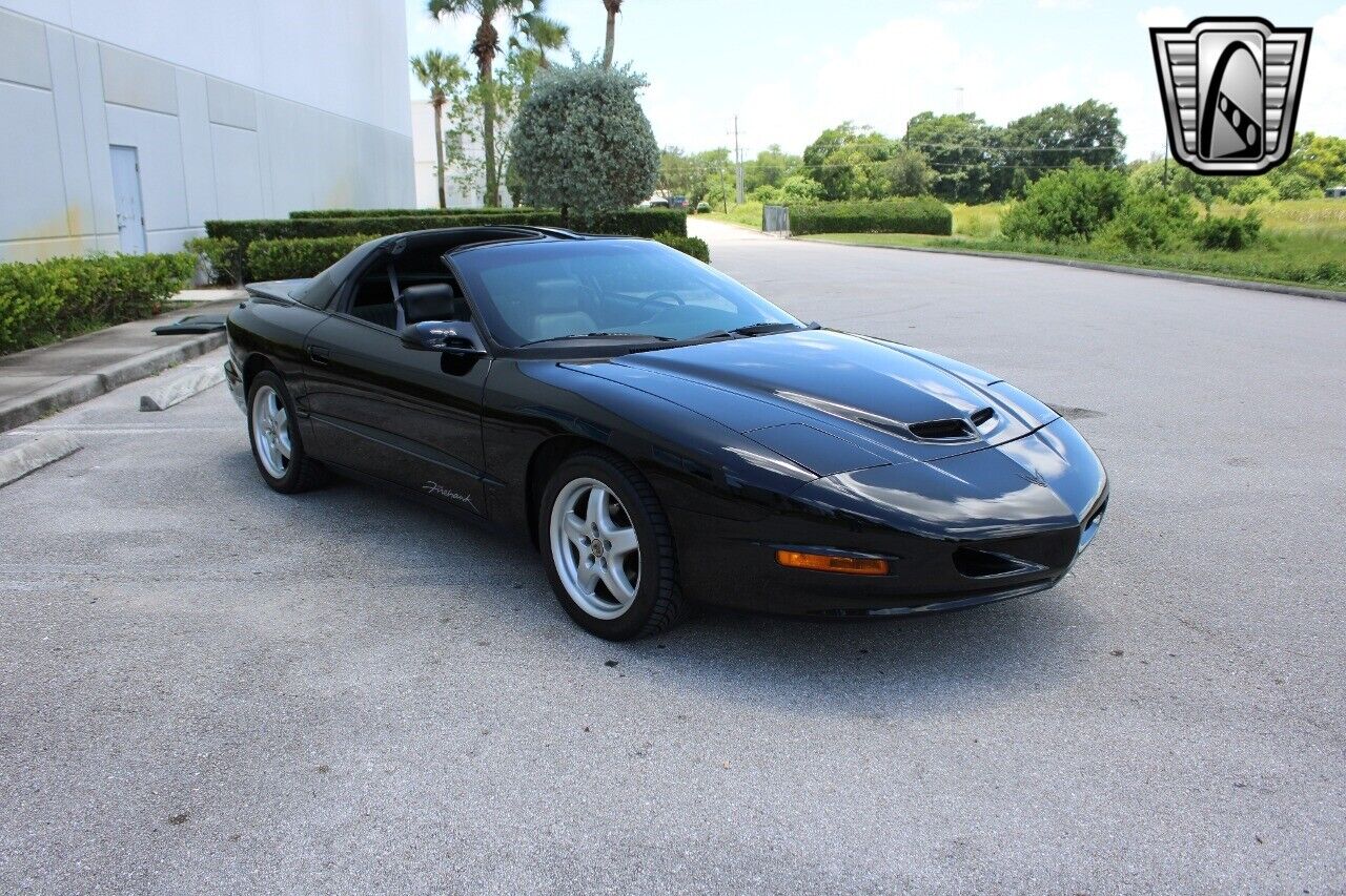 Pontiac-Firebird-Coupe-1995-Black-Black-67274-9