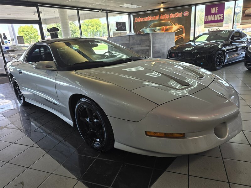 Pontiac-Firebird-Coupe-1995-Bright-Silver-Metallic-Black-161525-3