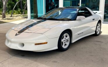 Pontiac-Firebird-Coupe-1995-White-Gray-204567-11