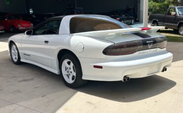 Pontiac-Firebird-Coupe-1995-White-Gray-204567-9