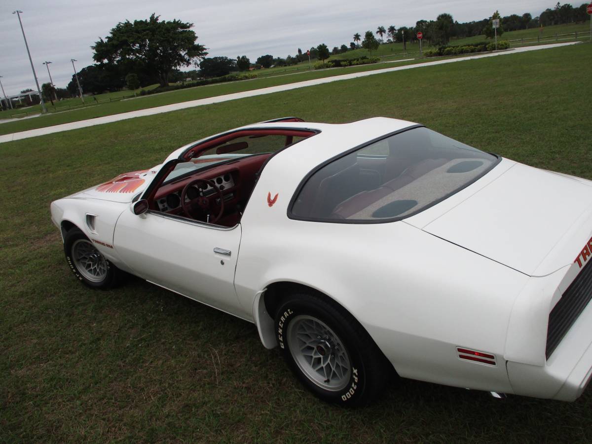 Pontiac-Firebird-transam-1979-157715-1