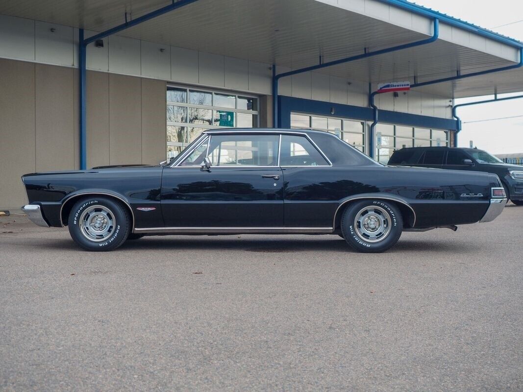 Pontiac-GTO-1965-Black-Red-19740-10