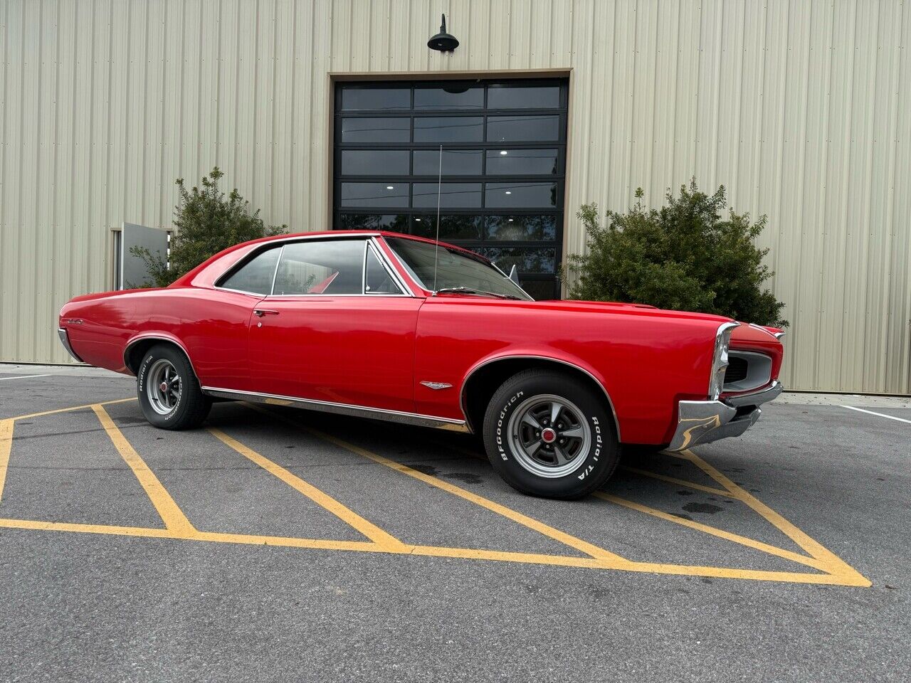 Pontiac-GTO-1966-Red-Black-7912-1