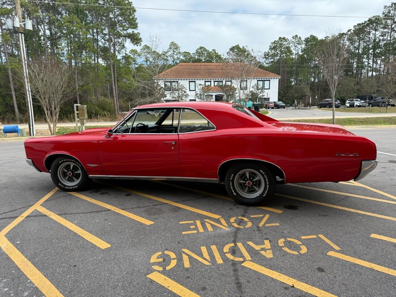 Pontiac-GTO-1966-Red-Black-7912-21