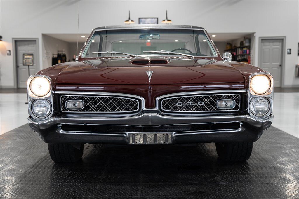 Pontiac-GTO-1967-Burgundy-Ivory-58115-13