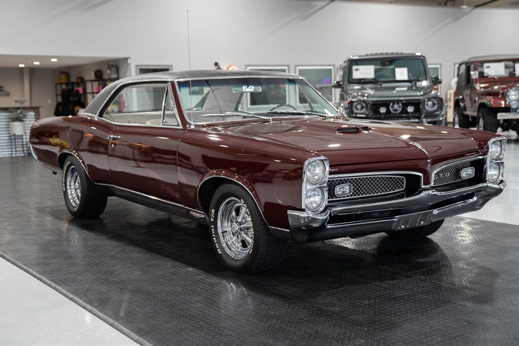 Pontiac-GTO-1967-Burgundy-Ivory-58115-7