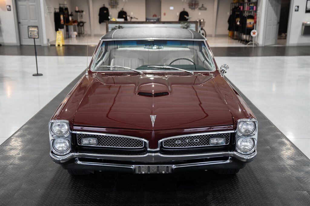 Pontiac-GTO-1967-Burgundy-Ivory-58115-9