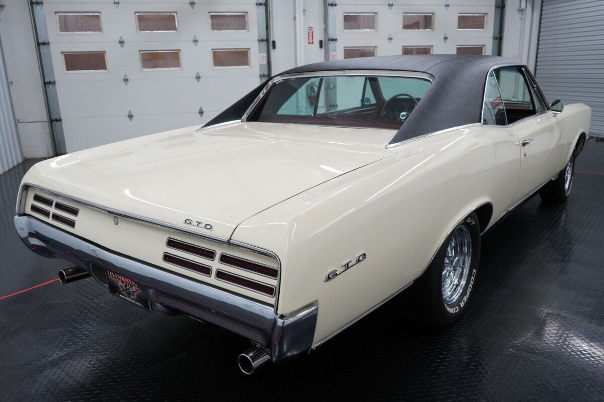 Pontiac-GTO-1967-Cameo-Ivory-Red-91614-15