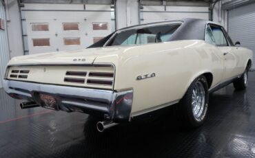 Pontiac-GTO-1967-Cameo-Ivory-Red-91614-16