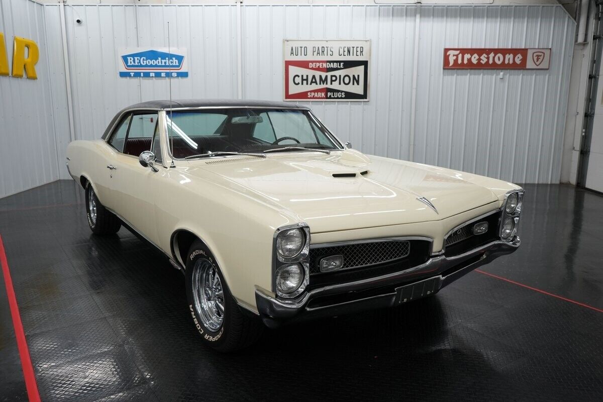 Pontiac-GTO-1967-Cameo-Ivory-Red-91614-21