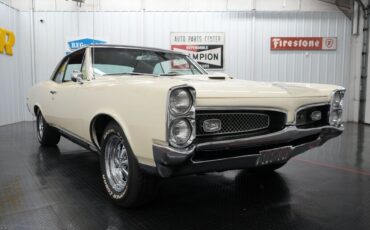 Pontiac-GTO-1967-Cameo-Ivory-Red-91614-22