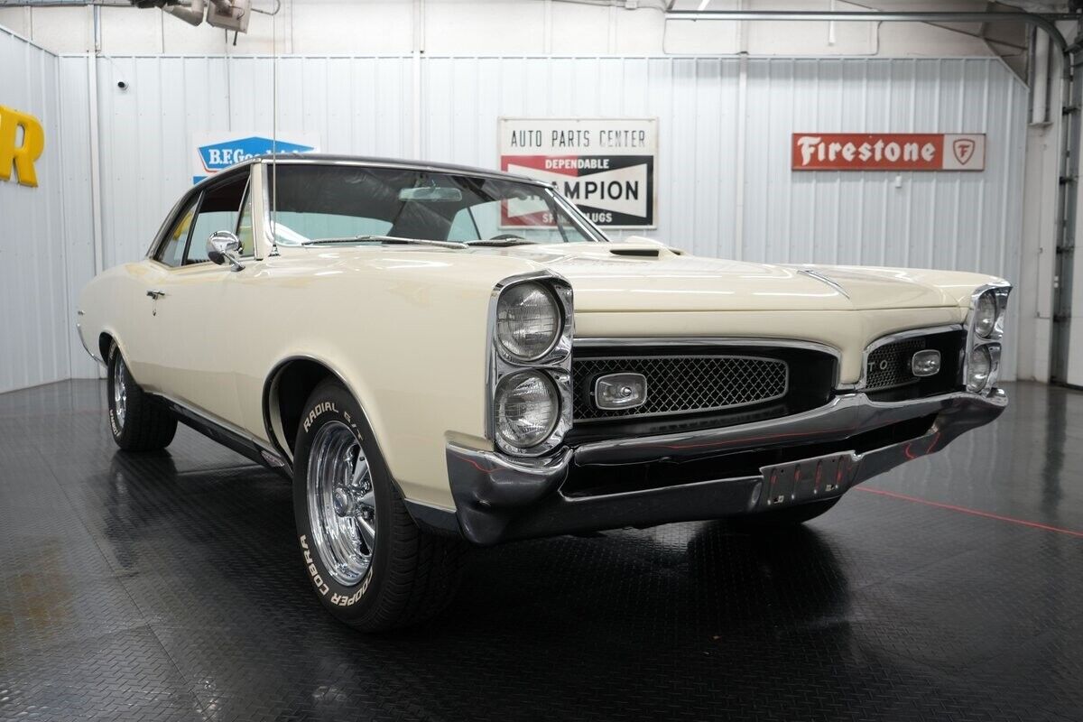 Pontiac-GTO-1967-Cameo-Ivory-Red-91614-22