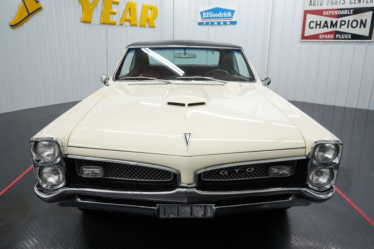 Pontiac-GTO-1967-Cameo-Ivory-Red-91614-27