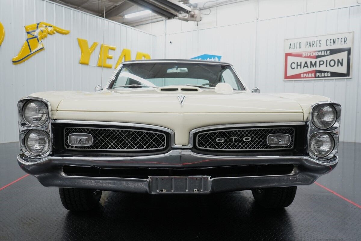 Pontiac-GTO-1967-Cameo-Ivory-Red-91614-28