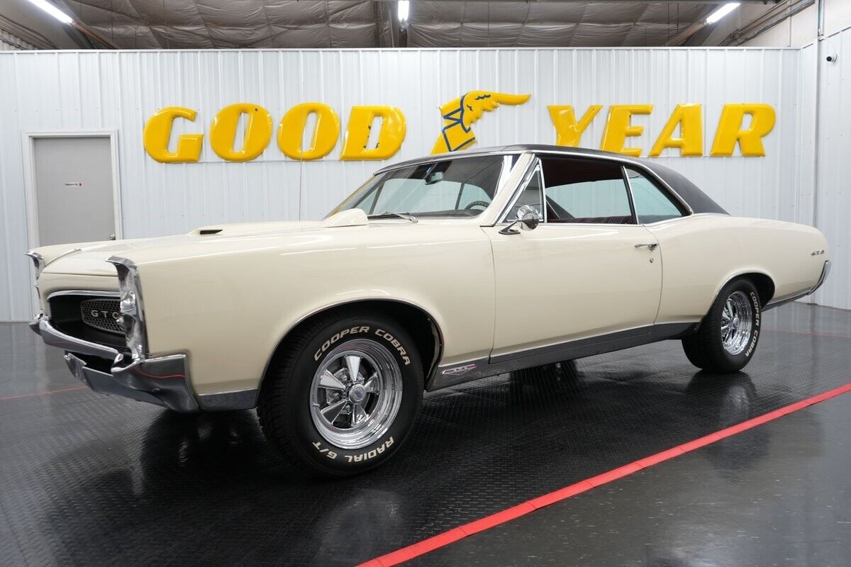 Pontiac-GTO-1967-Cameo-Ivory-Red-91614-3