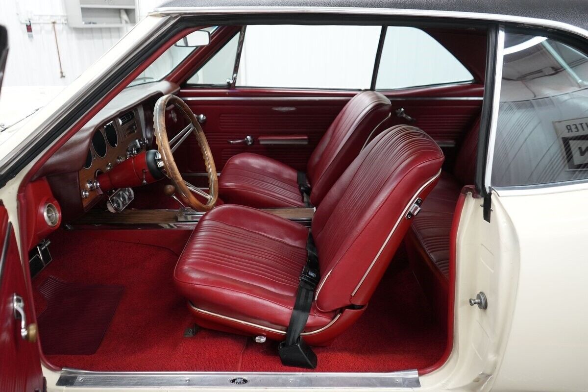 Pontiac-GTO-1967-Cameo-Ivory-Red-91614-36