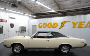 Pontiac-GTO-1967-Cameo-Ivory-Red-91614-4