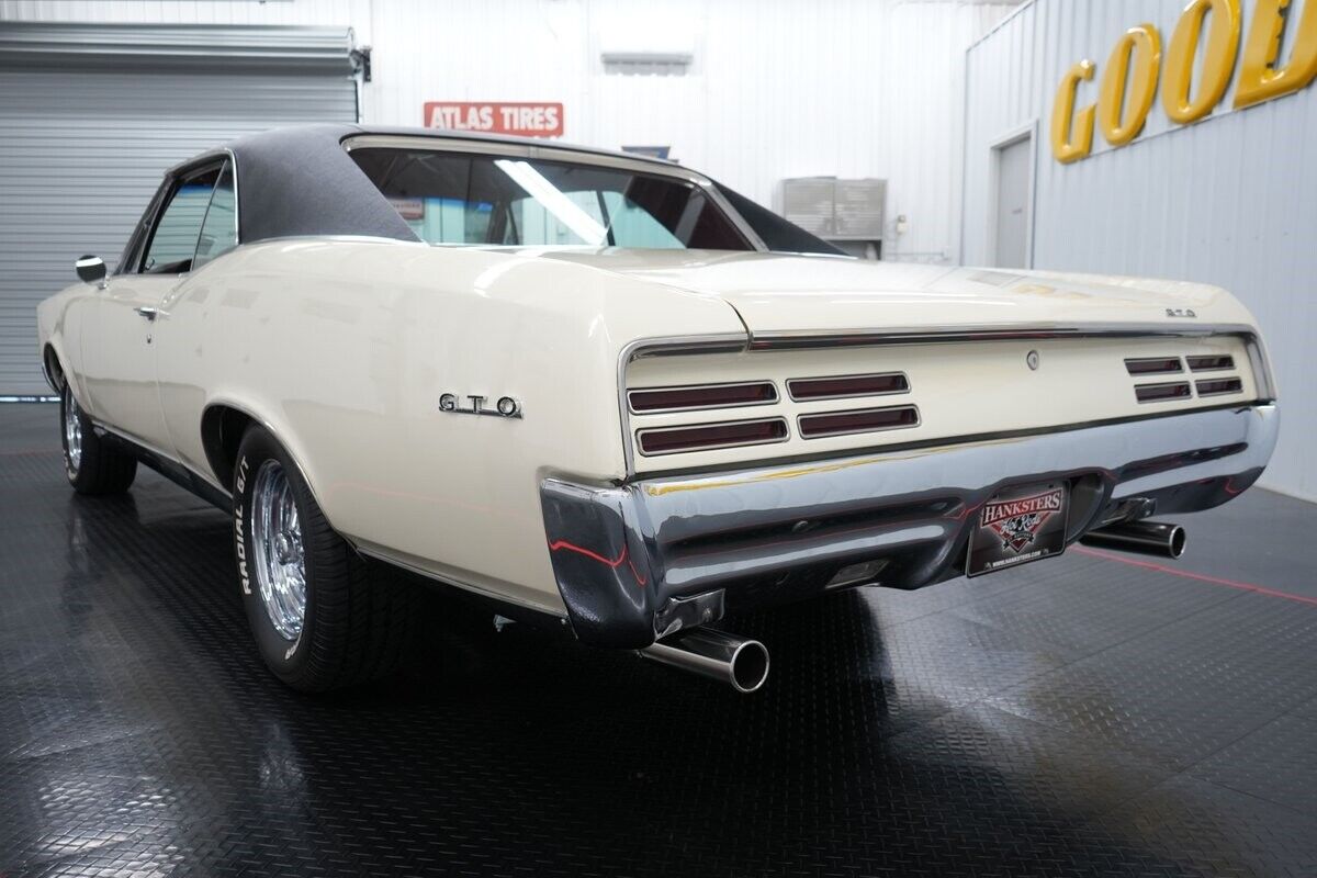 Pontiac-GTO-1967-Cameo-Ivory-Red-91614-7