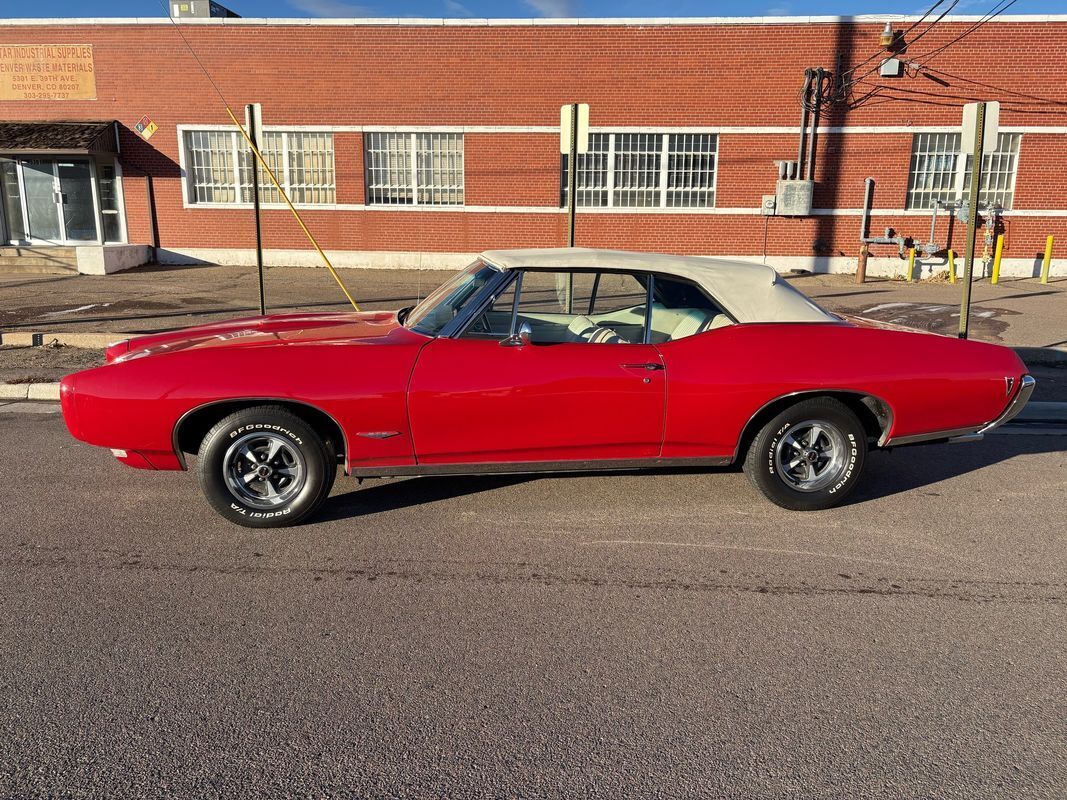 Pontiac-GTO-1968-Red-White-33519-1