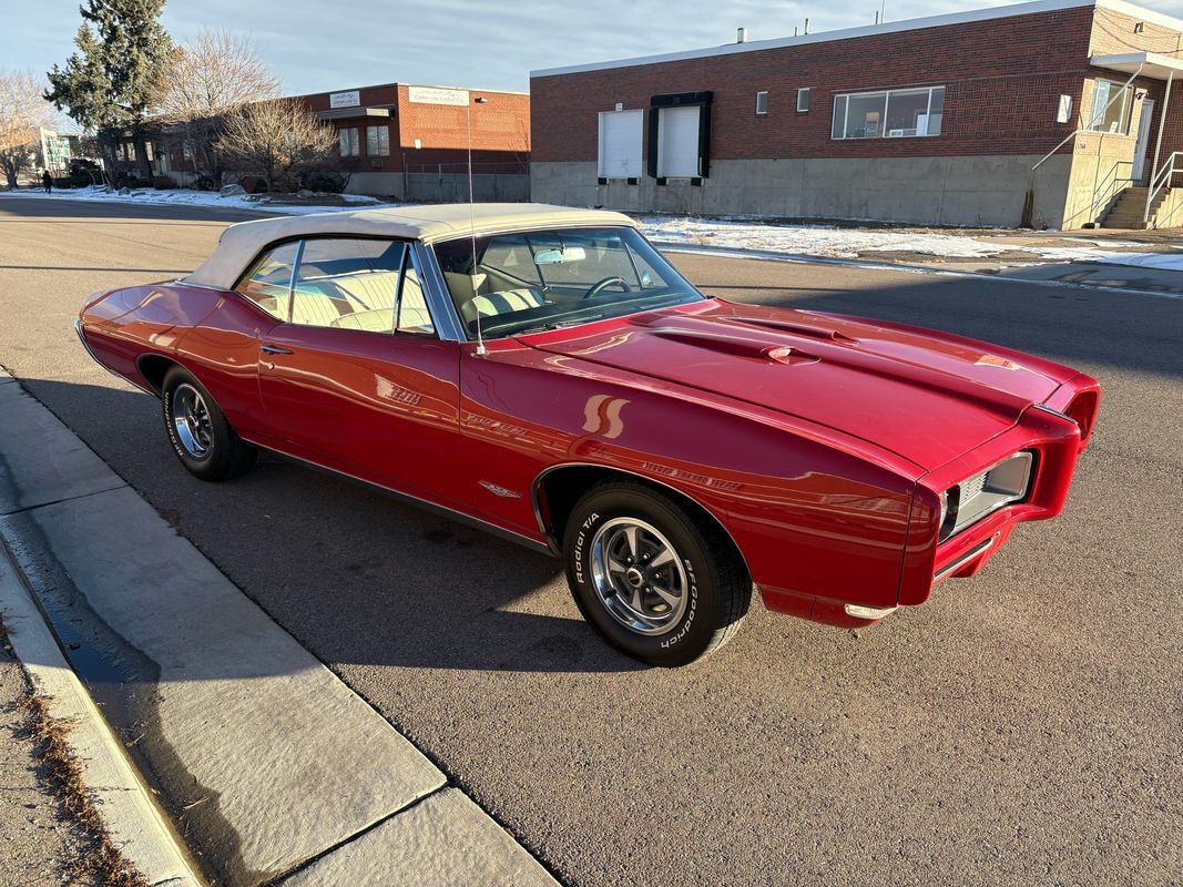 Pontiac-GTO-1968-Red-White-33519-21