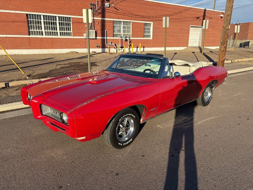 Pontiac-GTO-1968-Red-White-33519-23