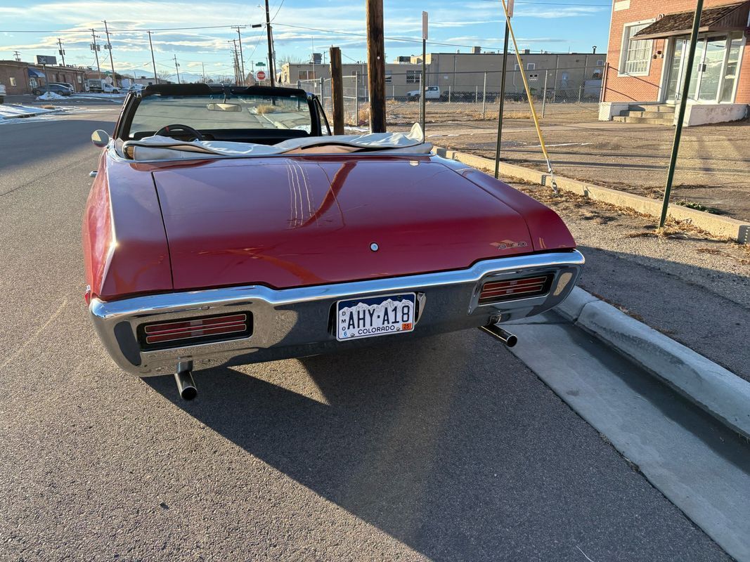 Pontiac-GTO-1968-Red-White-33519-34