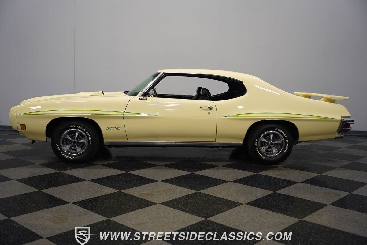 Pontiac-GTO-1970-Cream-Black-130577-2