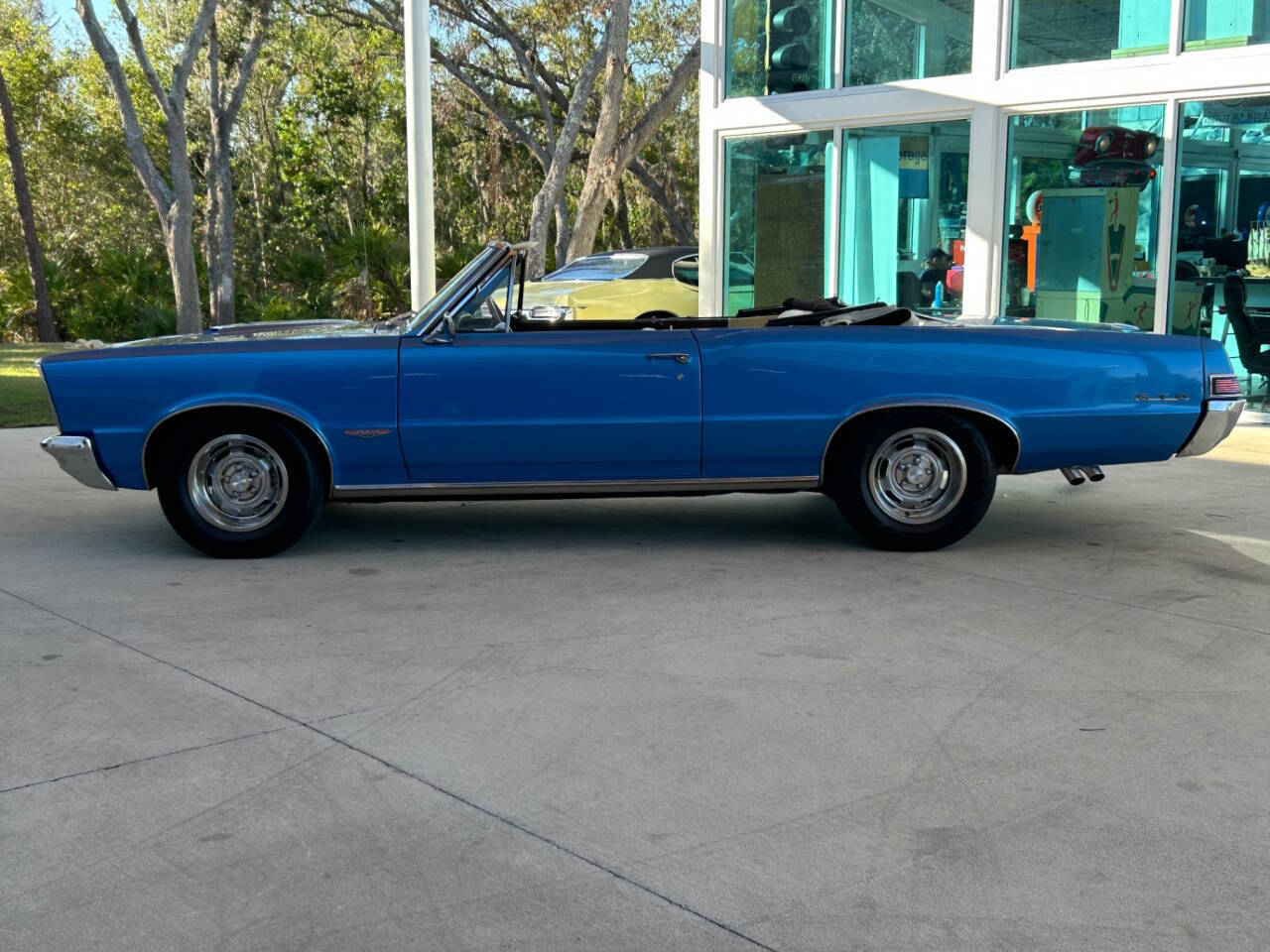 Pontiac-GTO-Cabriolet-1965-Blue-Cream-141925-10