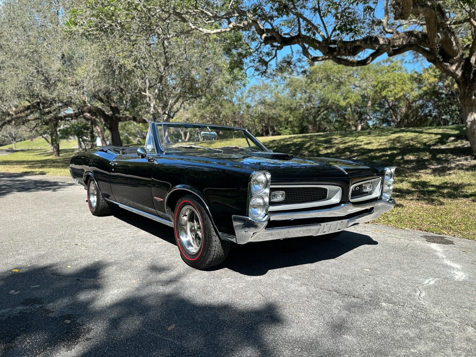 Pontiac-GTO-Cabriolet-1966-Black-Black-131137-2