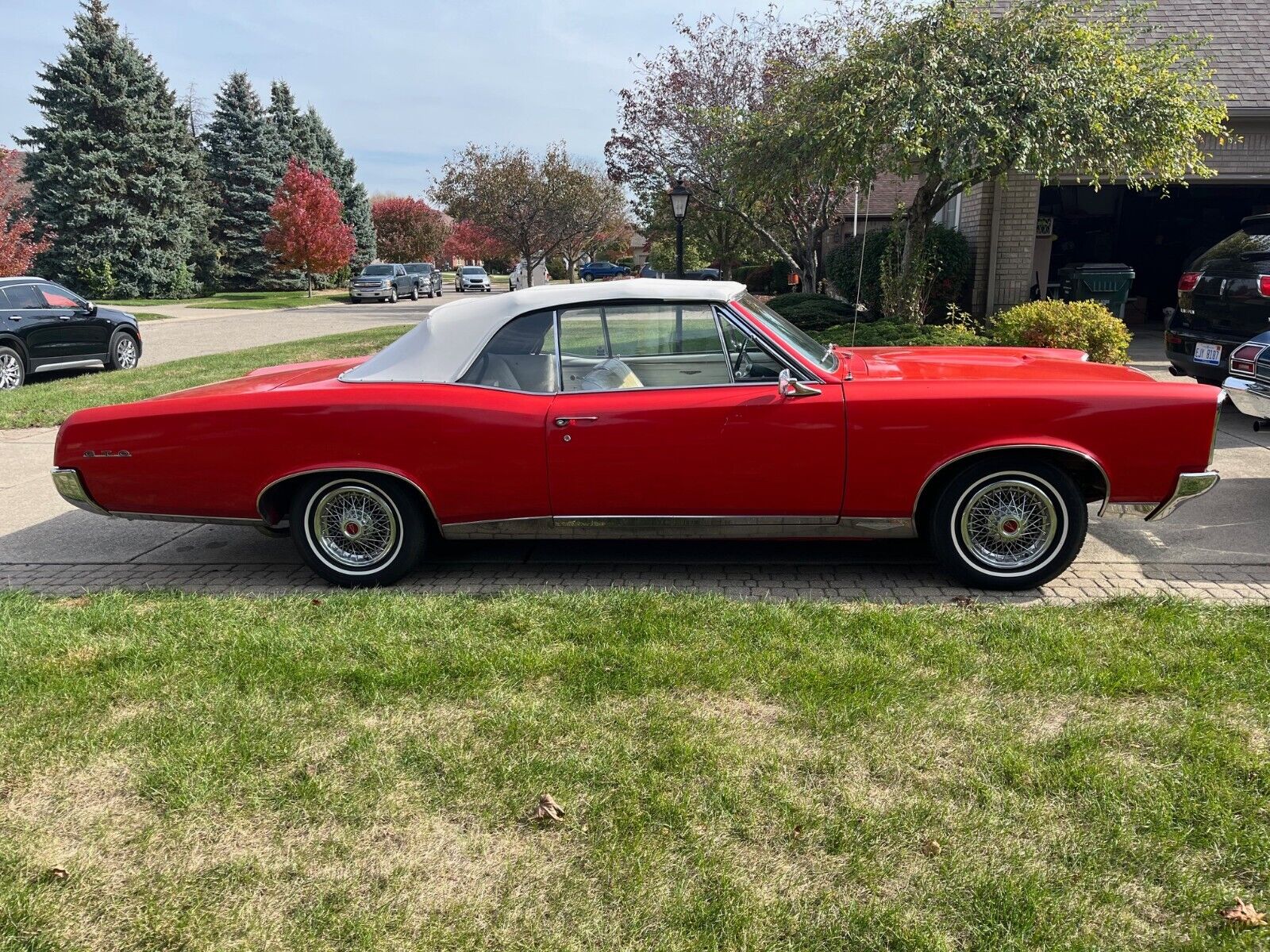 Pontiac-GTO-Cabriolet-1967-Red-White-15733-3