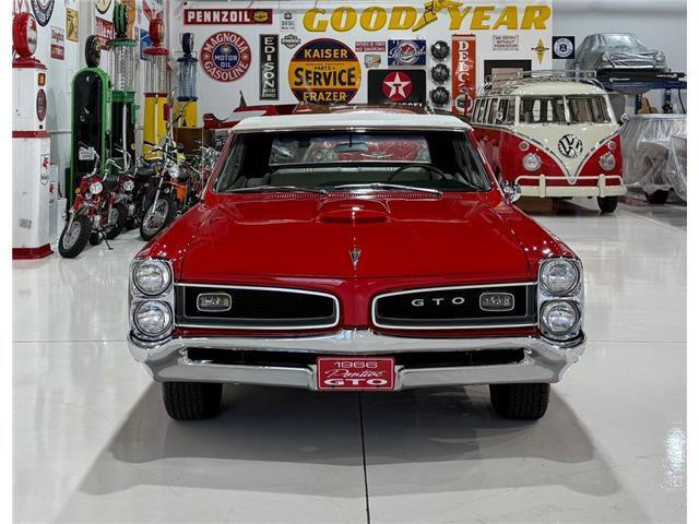 Pontiac-GTO-Convertible-1966-Red-White-17957-21