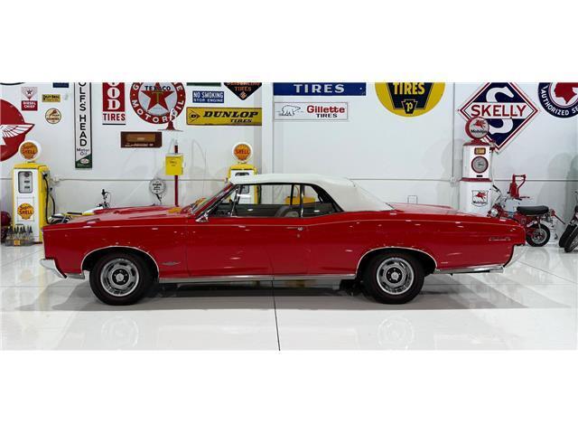 Pontiac-GTO-Convertible-1966-Red-White-17957-25