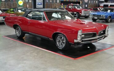 Pontiac-GTO-Convertible-Coupe-1967-Red-Black-0-16