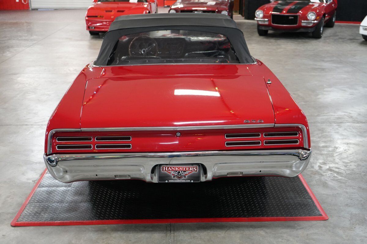 Pontiac-GTO-Convertible-Coupe-1967-Red-Black-0-21