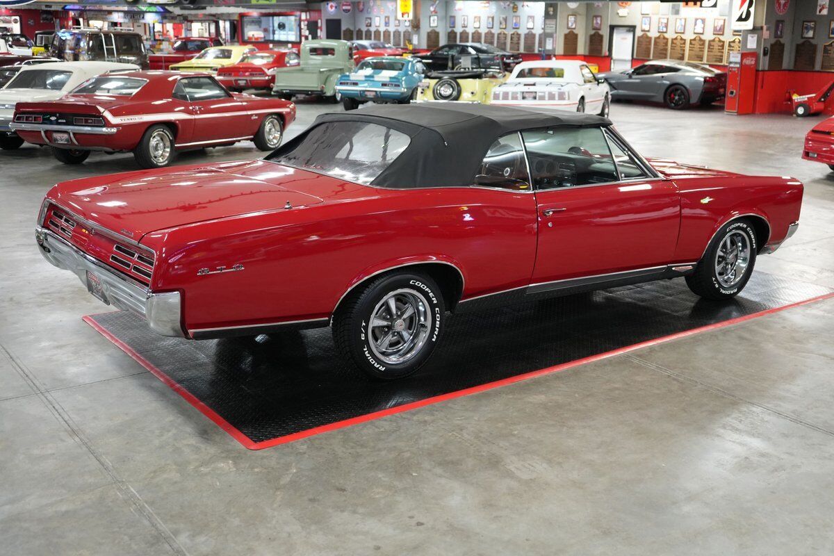 Pontiac-GTO-Convertible-Coupe-1967-Red-Black-0-22