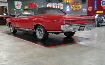 Pontiac-GTO-Convertible-Coupe-1967-Red-Black-0-28