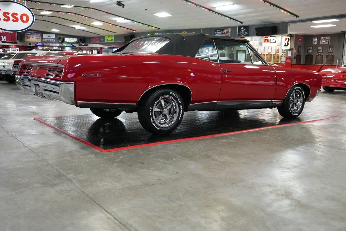 Pontiac-GTO-Convertible-Coupe-1967-Red-Black-0-30