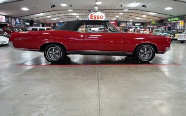 Pontiac-GTO-Convertible-Coupe-1967-Red-Black-0-31