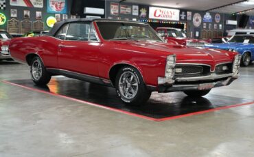 Pontiac-GTO-Convertible-Coupe-1967-Red-Black-0-32