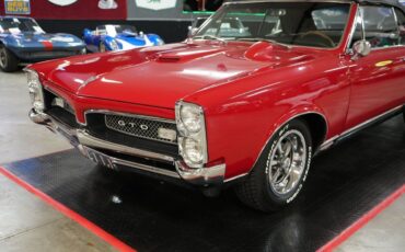 Pontiac-GTO-Convertible-Coupe-1967-Red-Black-0-34